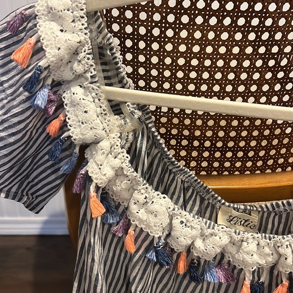 Stripped tassel off the shoulder top - Picture 3 of 4